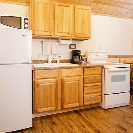 Beargrass Lodging & Rv Resort Hungry Horse ภายนอก รูปภาพ